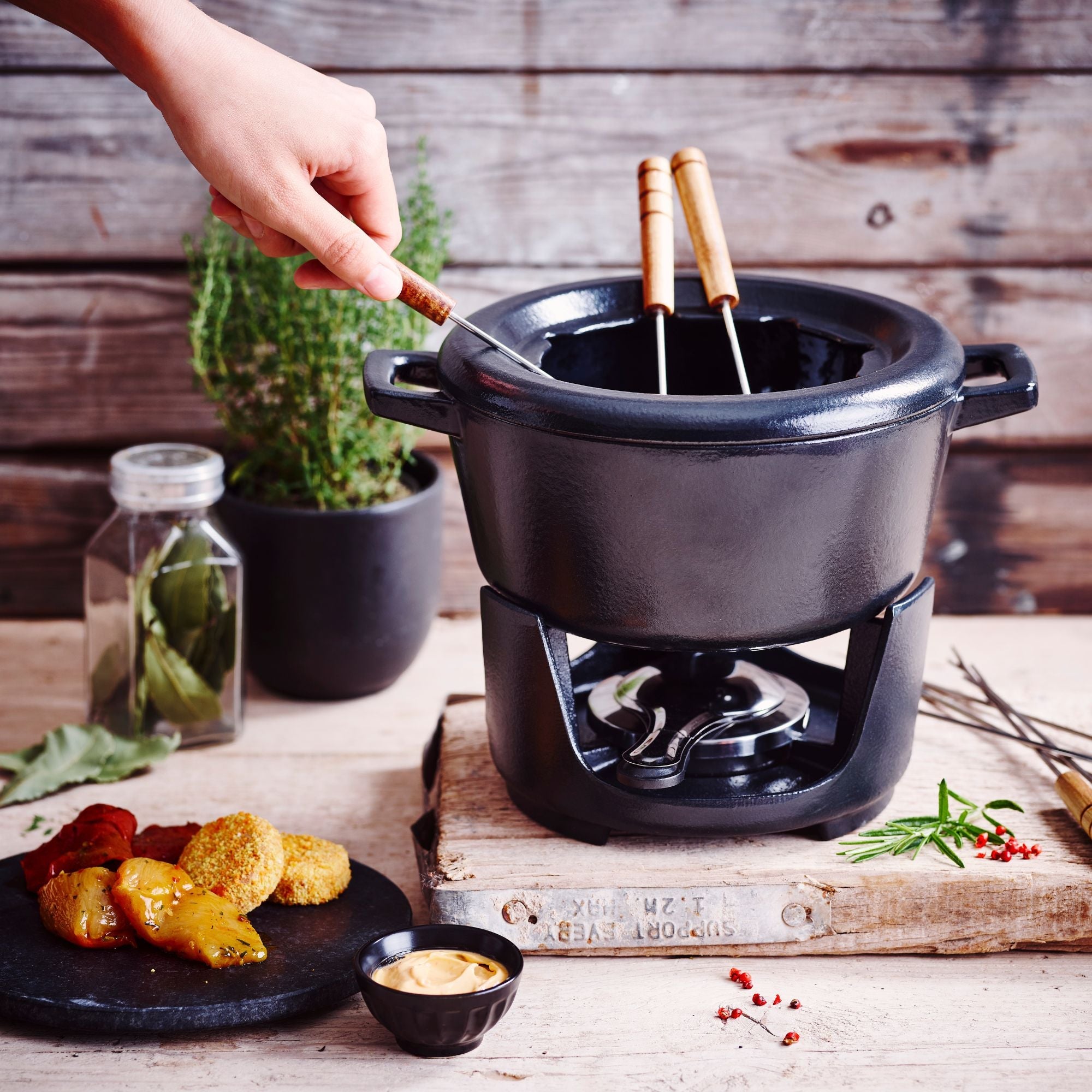 Fondue Set — 8-Piece, 2 Qt.