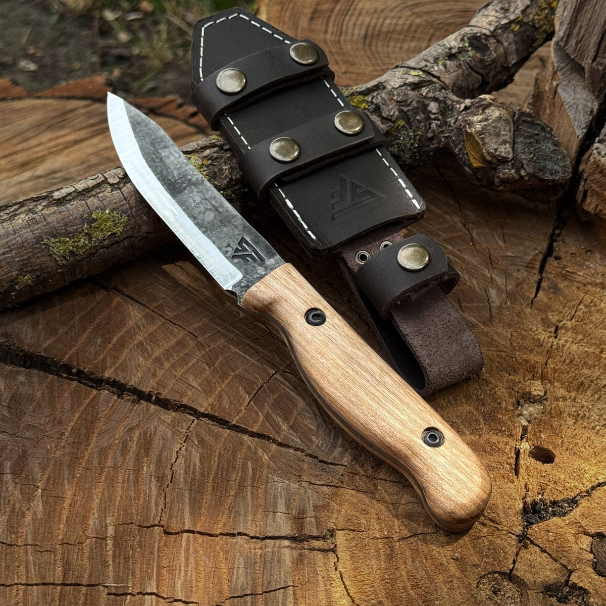 Hand-Forged Bushcraft Knife, 10 cm (3.9 in) Blade with Leather Sheath