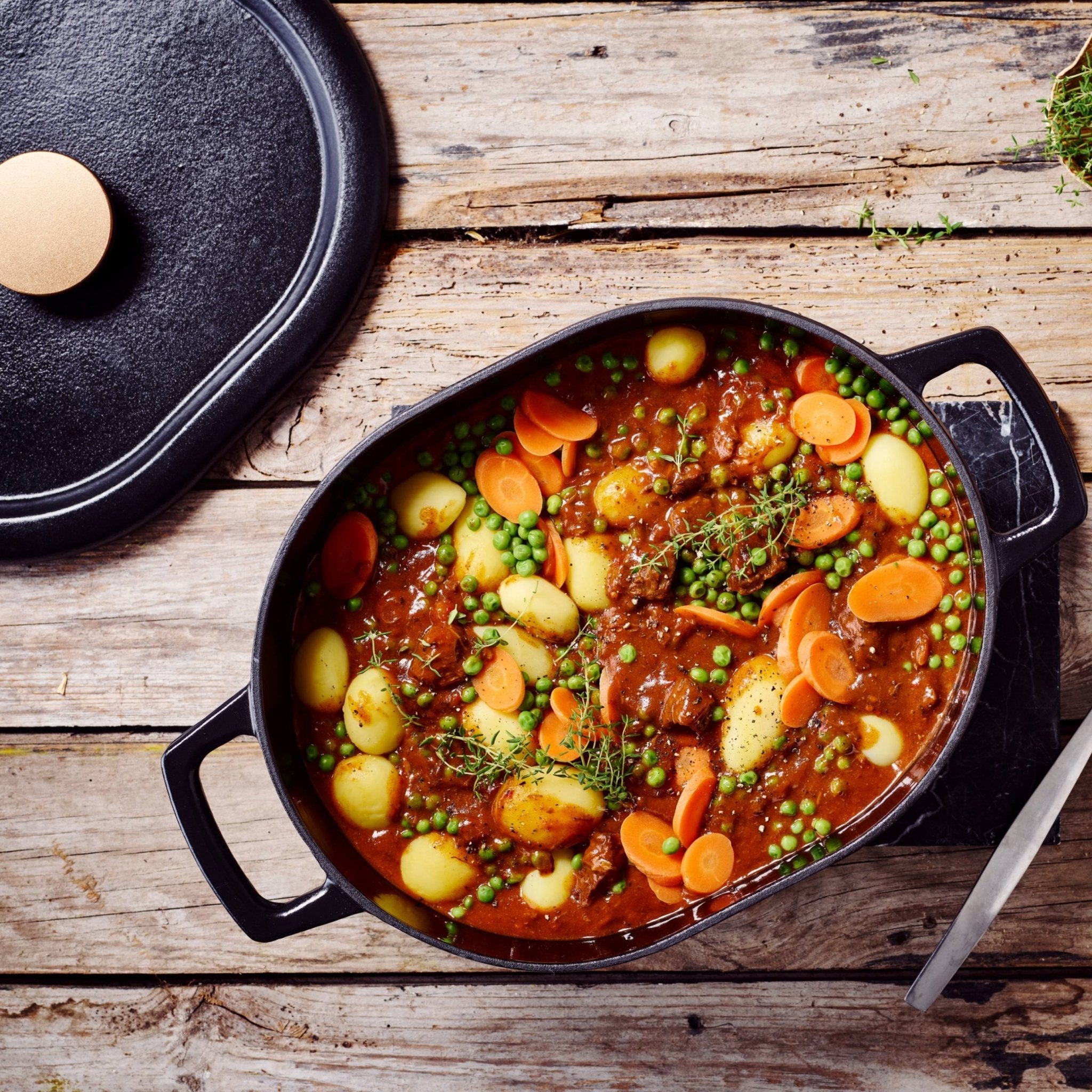 Nori 6 Qt. Oval Dutch Oven