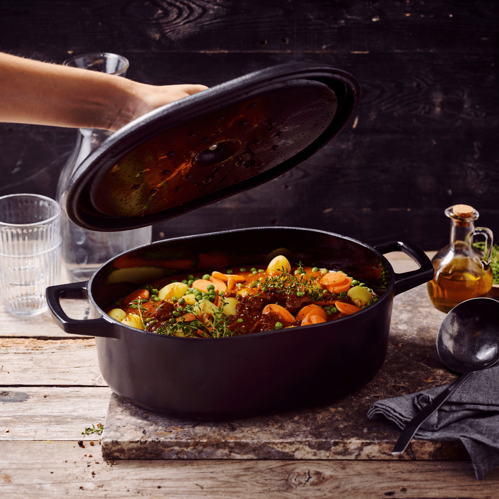 Nori 6 Qt. Oval Dutch Oven