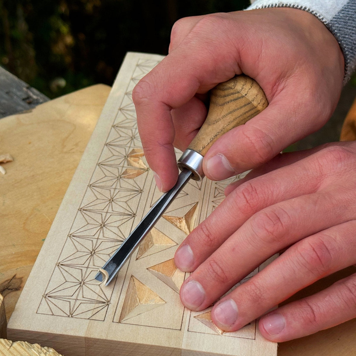 V-Parting Chisel 60 Degree with Palm Handle, 6 mm (0.24 inches)