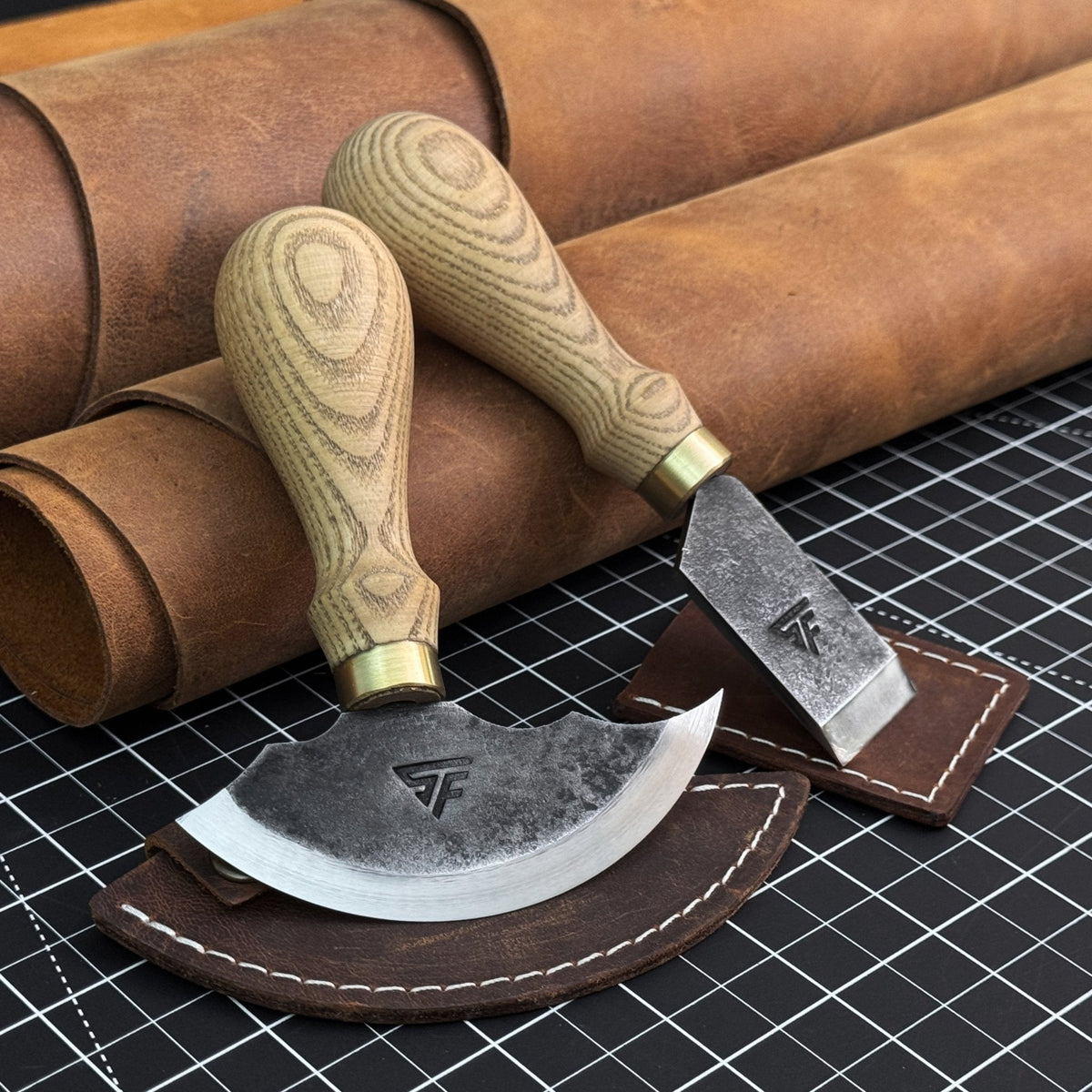 2-Piece Rounded and Straight Leather Knife Set