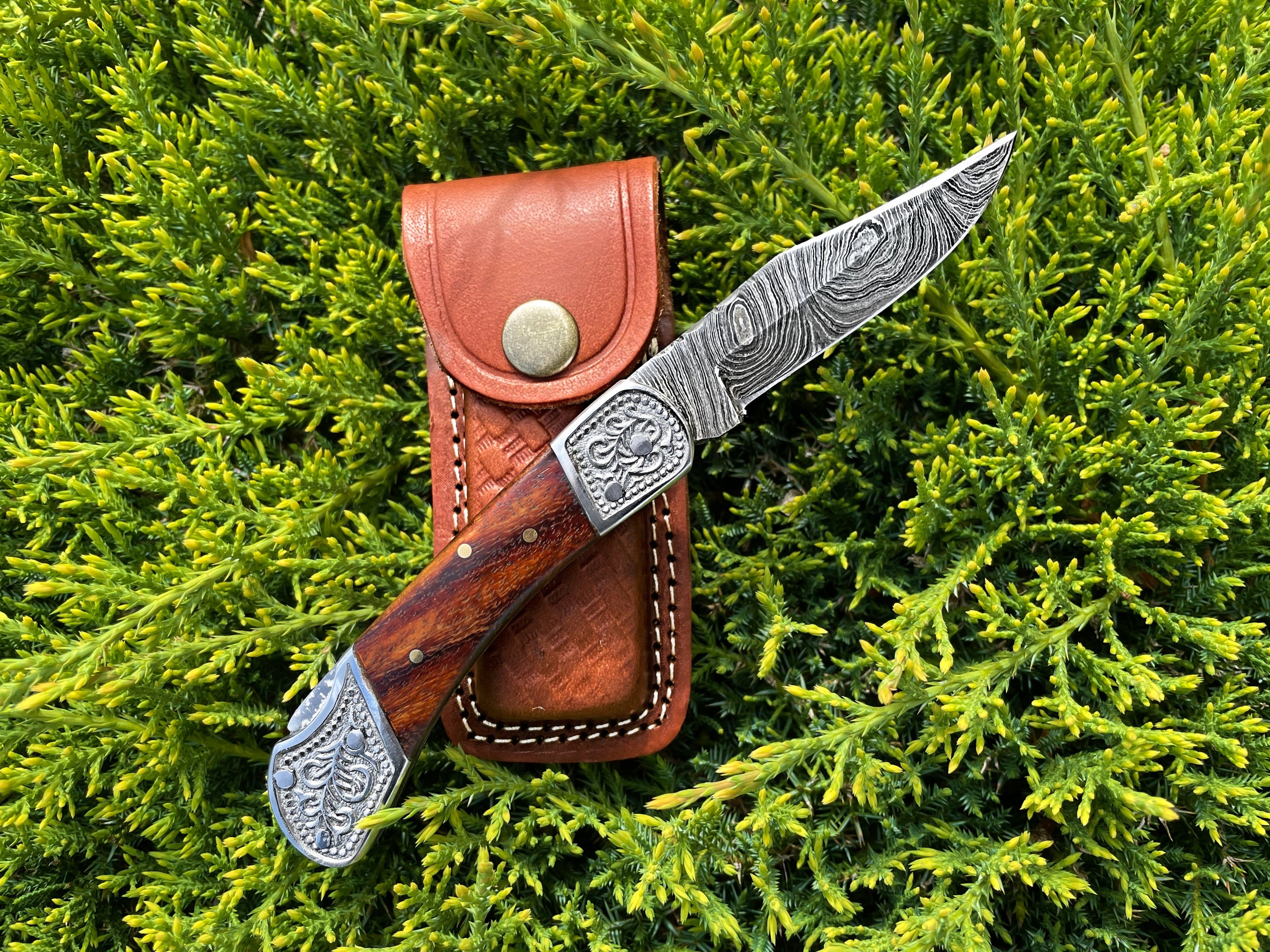 POCKET KNIFE WALNUT WOOD 6.5&