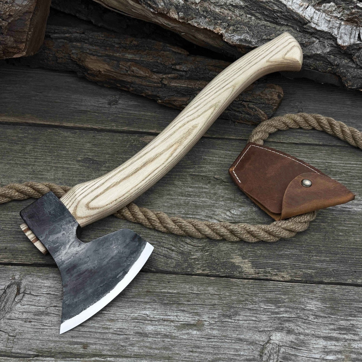 Chopping Axe with Leather Back Carry Pouch, 1.05 kg (2.2 lb)