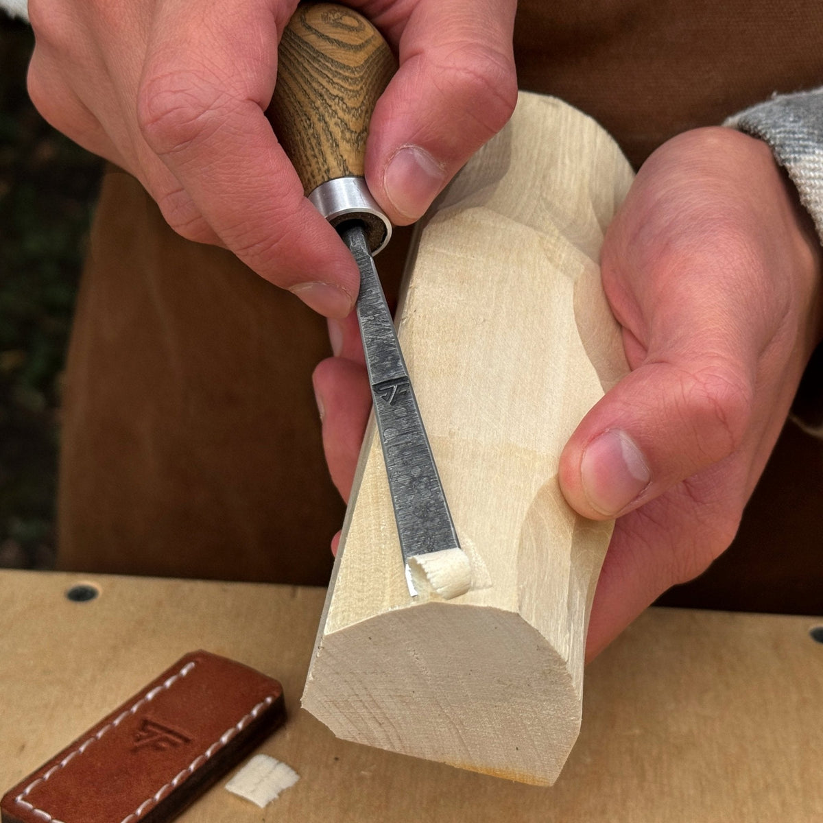 Detail Carving Chisel with Palm Handle, 10 mm (0.39 inches)