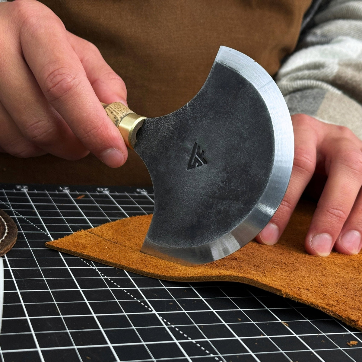 Leather Round (Half Moon) Knife, 10.5 cm (4.1 inches)