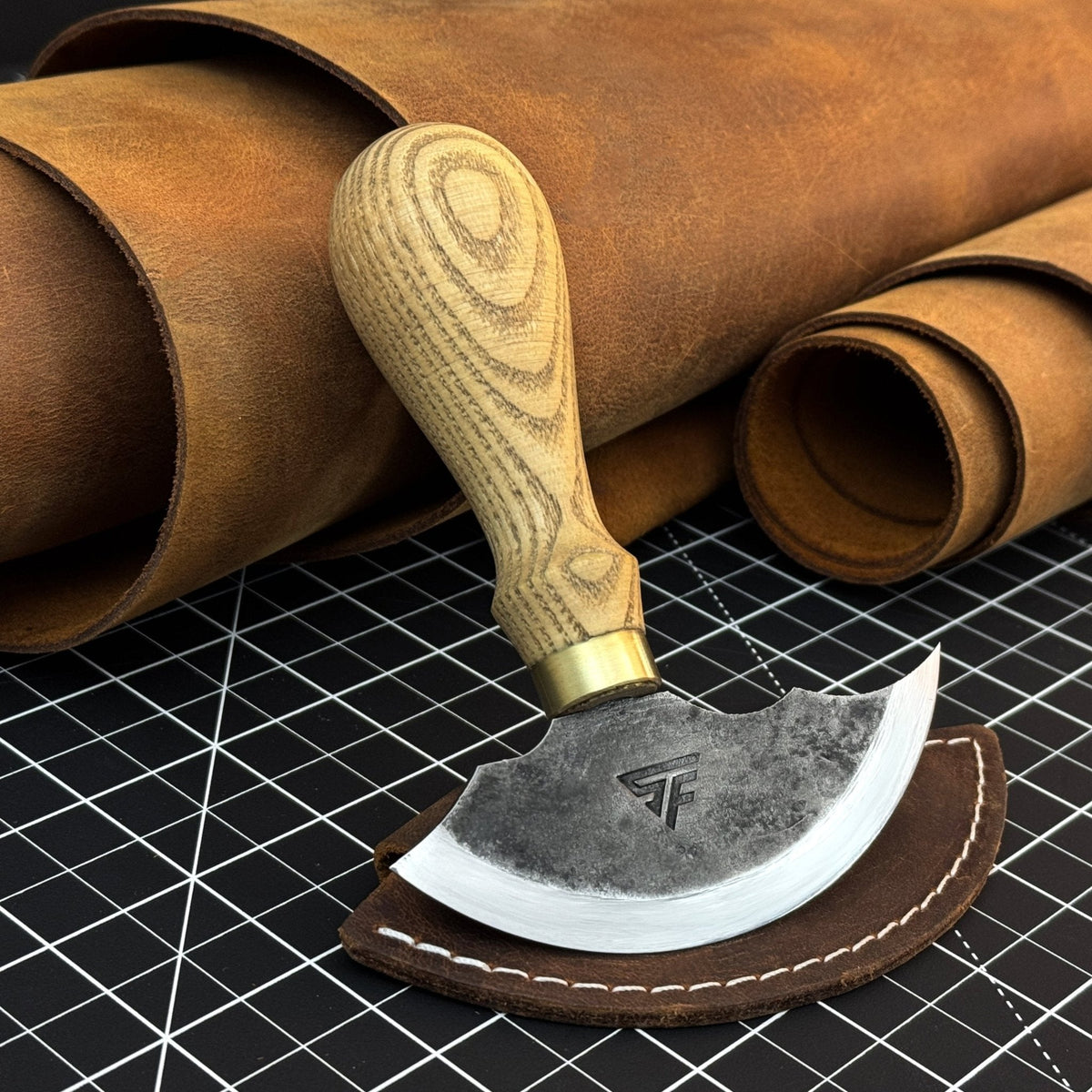 Leather Round Knife, 10 cm (3.9 inches)