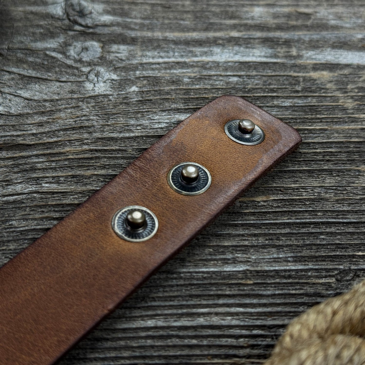 Leather Wrist Pencil Mount – 23.5 cm (9.25 inches)