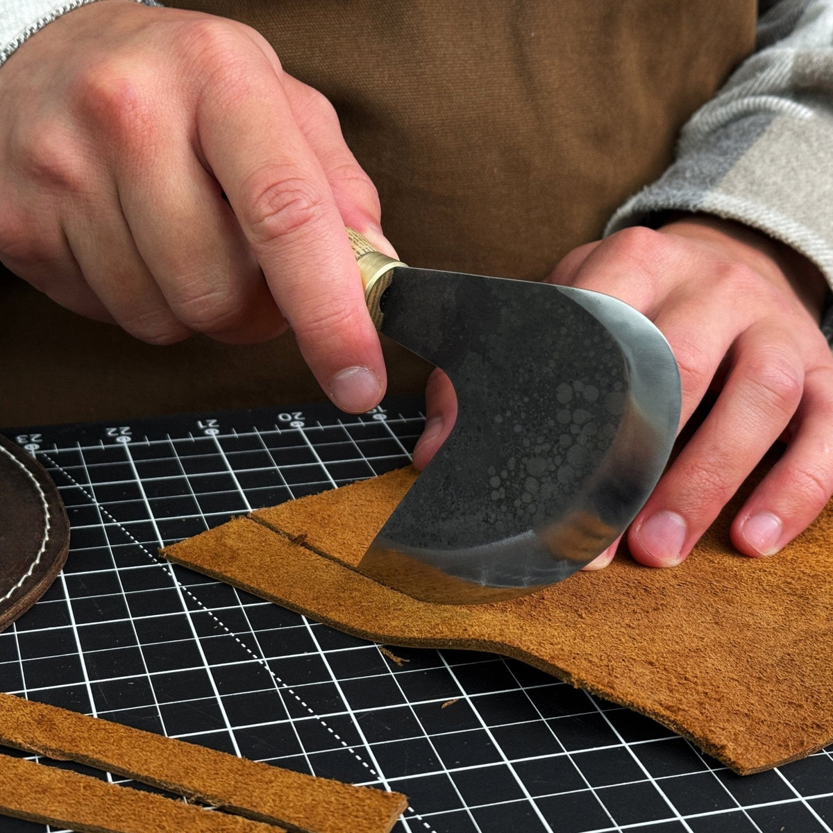 Professional Leather Crafting Half Round Knife, 10.5 cm (4.1 inches)