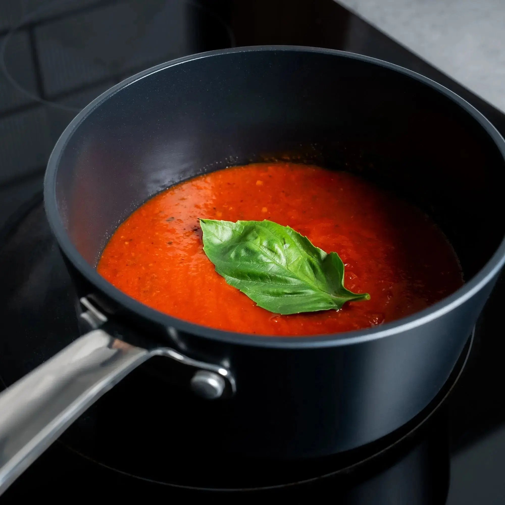 Ceramic Nonstick Saucepan with Lid, 2-Qt