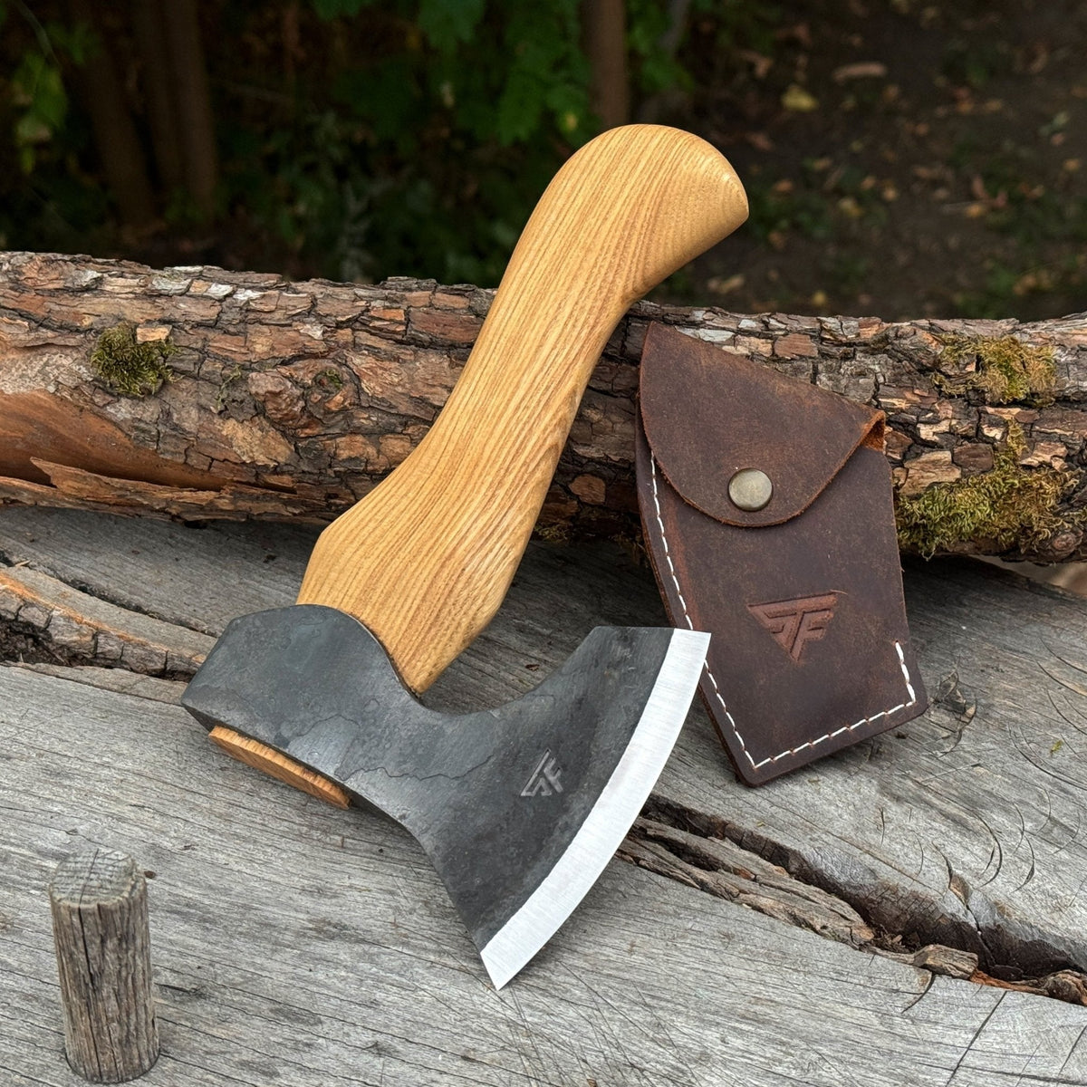 Small Carving Axe with Leather Sheath, 0.47 kg (1 lb)