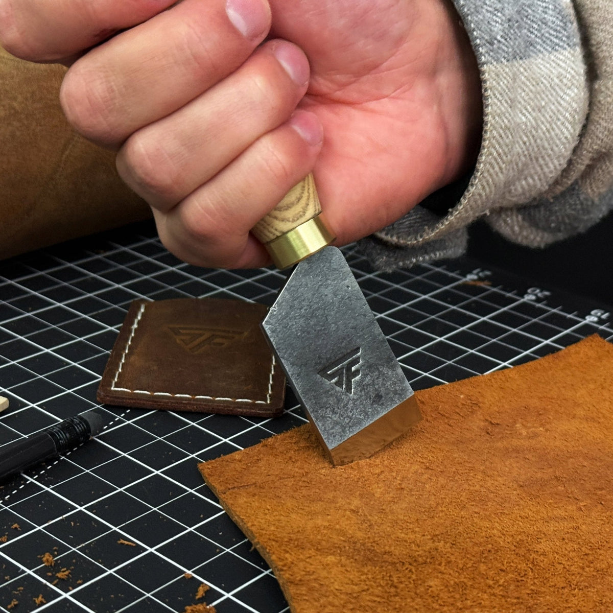 Straight Leather Skiving Knife, 3 cm (1.18 inches)