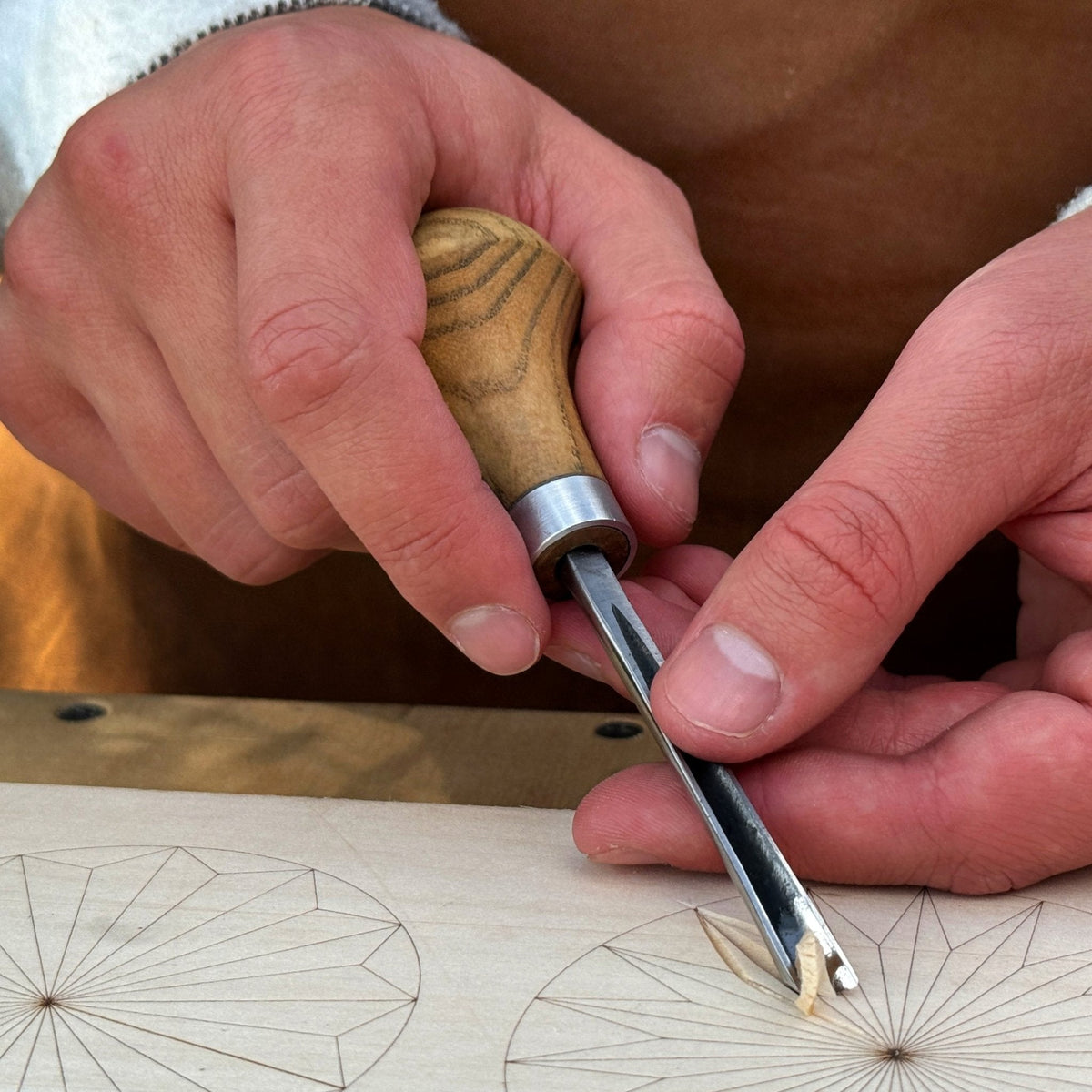 V-Parting Chisel 60 Degree with Palm Handle, 6 mm (0.24 inches)